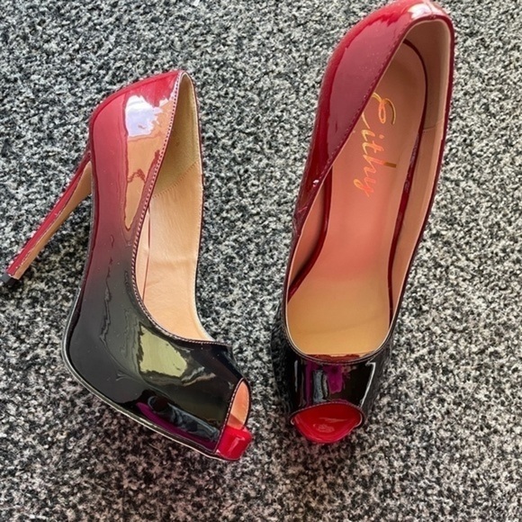 Women’s Heel - Picture 1 of 10
